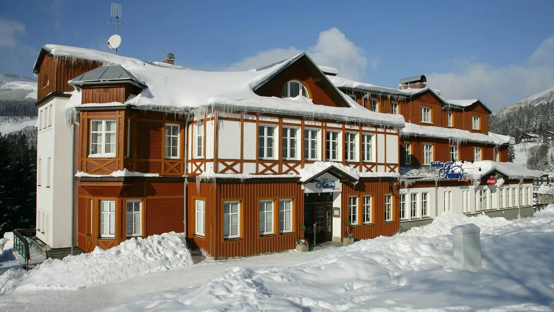 Hotel Snezka Spindleruv Mlyn